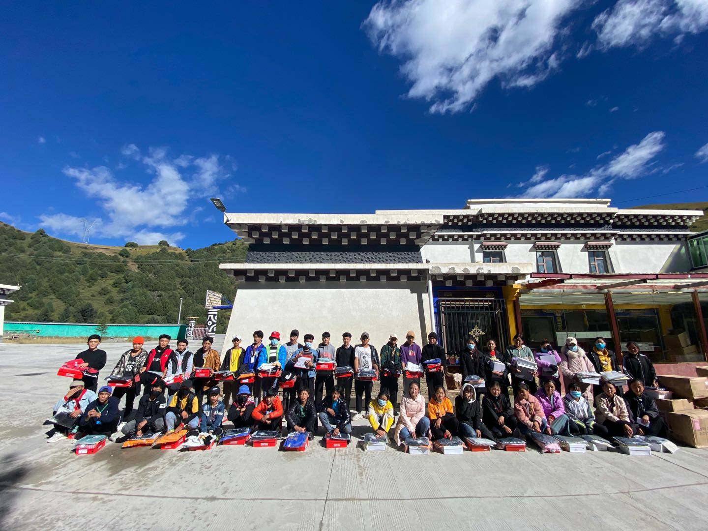 成都嘉诚自然资源开发有限公司公益回顾丨家国同欢月同圆 温暖满载甘孜州(图8)